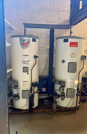 https://canningtonhotwater.com.au/uploads/2025/06/electric-hot-water-system-10198.jpg