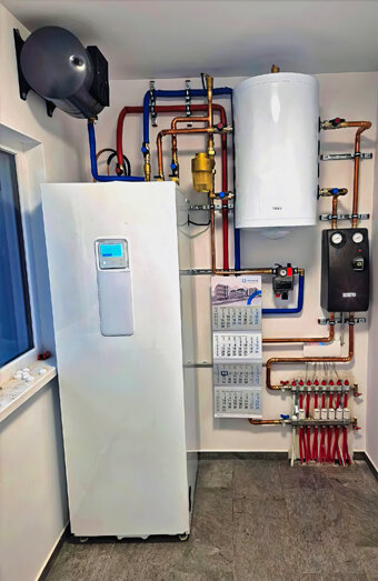 https://canningtonhotwater.com.au/uploads/2025/06/electric-hot-water-system-16929.jpg