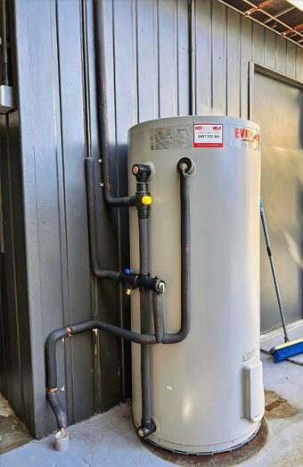 https://canningtonhotwater.com.au/uploads/2025/06/electric-hot-water-system-68504.jpg