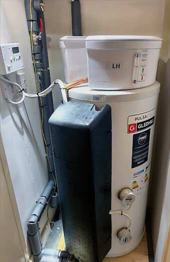 https://canningtonhotwater.com.au/uploads/2025/06/electric-hot-water-system-70649.jpg