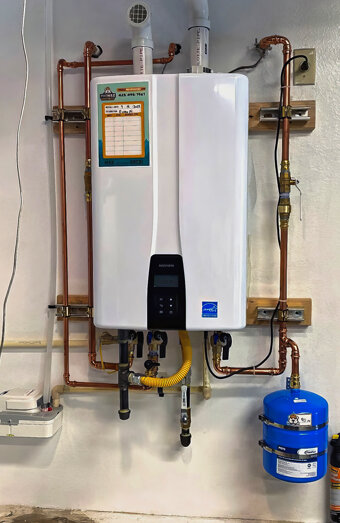 https://canningtonhotwater.com.au/uploads/2025/06/instant-hot-water-systems-42978.jpg